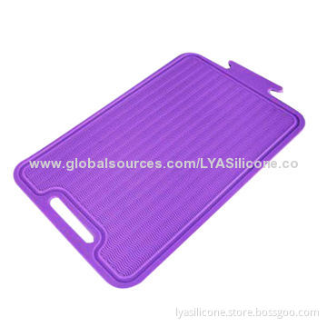 Cutting boards, made of antibosis silicone, also foldable and bendy, easy to wash and store